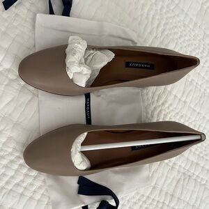 Brand New in Box Margaux Women's Elegant Taupe Heels size 39 (~8.5 US)